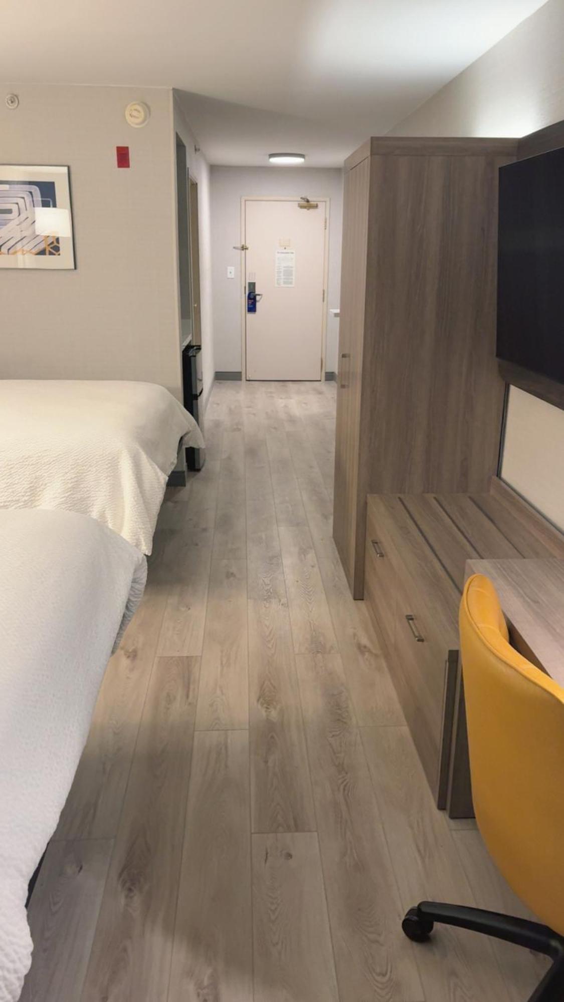 Express & Drums-hazelton By Ihg Hotel 2*